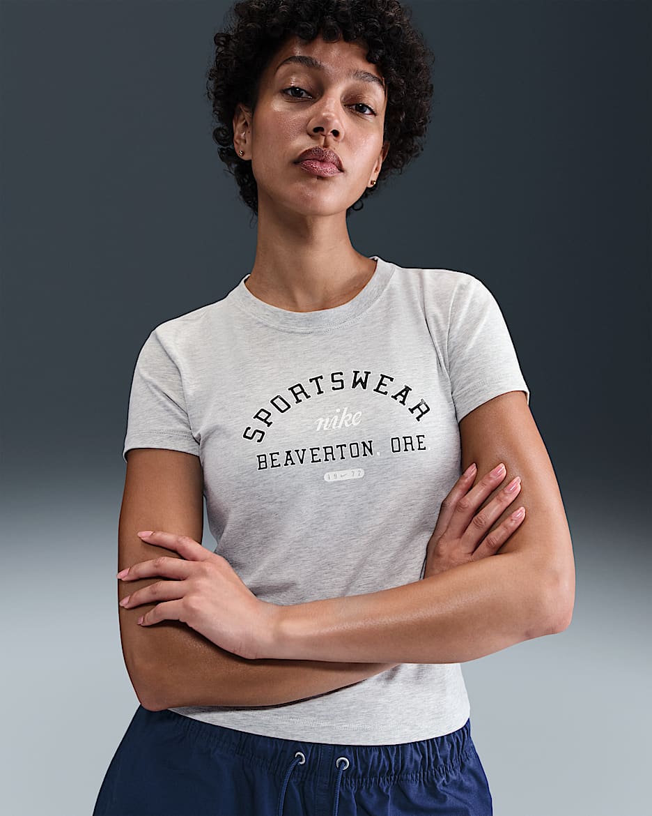 売れ筋商品|||ナイキ Tシャツ レディース トップス TOP - Sports T-shirt - photon dust/light smoke grey/dynamic turquoise Nike Sportswear Essentials Women's Logo T-Shirt. Nike.com